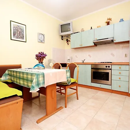 Apartment Moro Nin